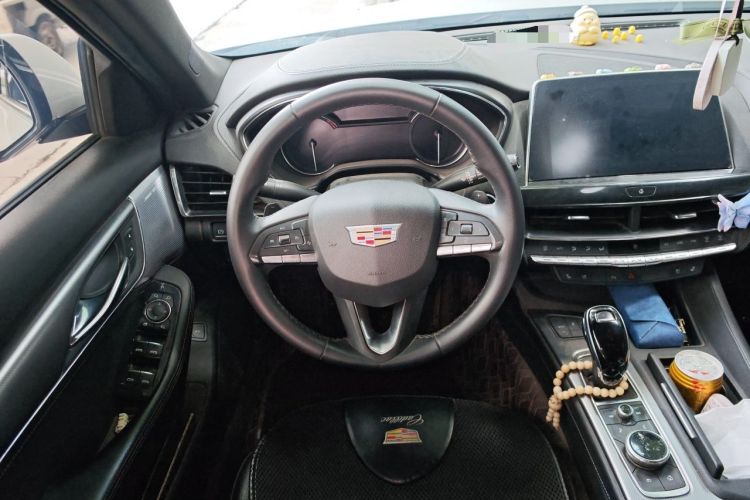 Used Cadillac CT5 2022 28T Luxury Edition Steering Wheel