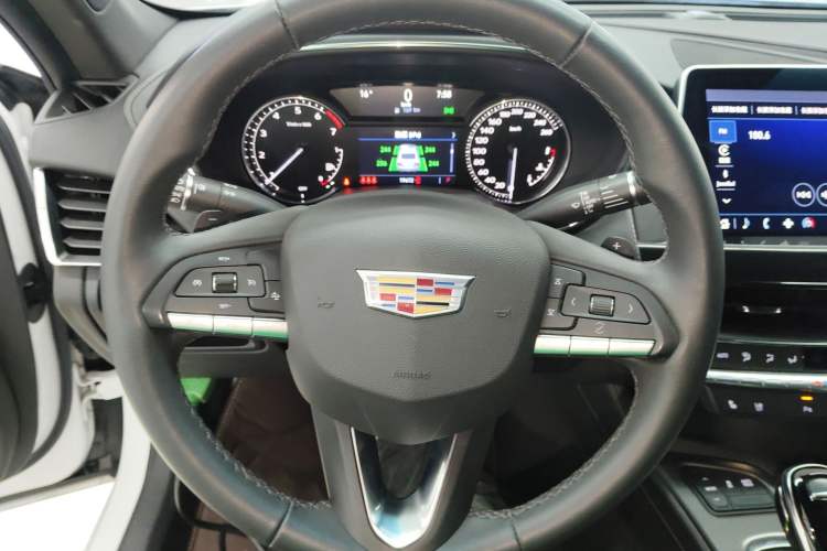 Used Cadillac CT5 2022 28T Luxury Edition Steering Wheel
