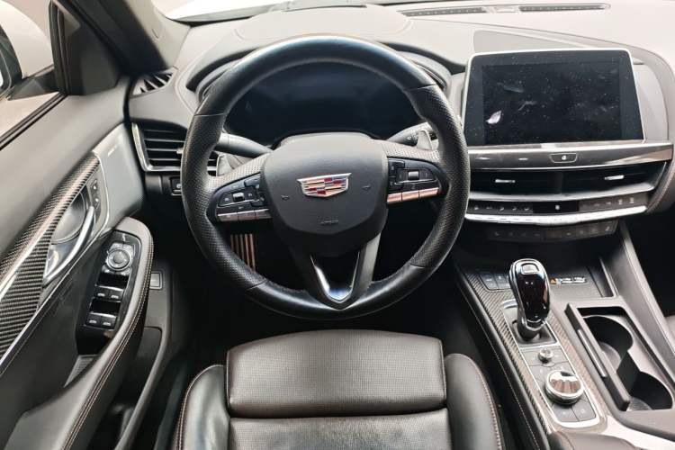 Used Cadillac CT5 2022 28T Platinum Edition Steering Wheel