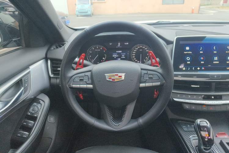 Used Cadillac CT5 2022 28T Luxury Edition Steering Wheel