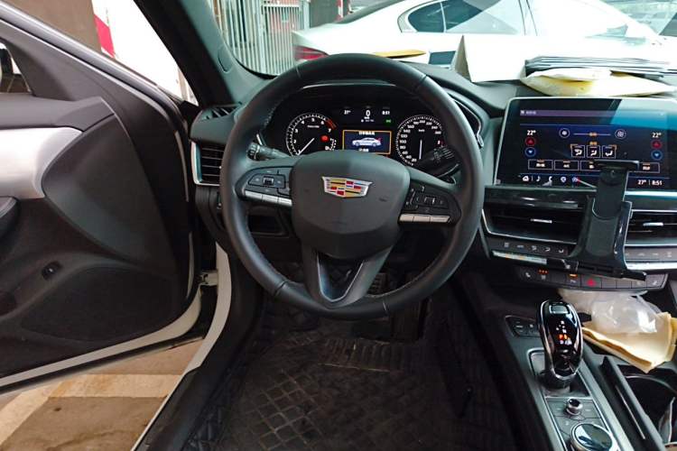 Used Cadillac CT5 2022 28T Luxury Version (Standard Edition) Steering Wheel