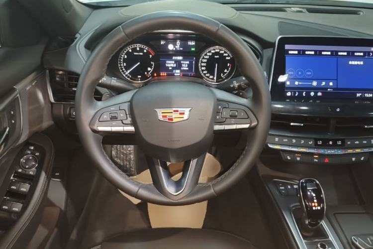Used Cadillac CT5 2022 28T Luxury Edition Steering Wheel