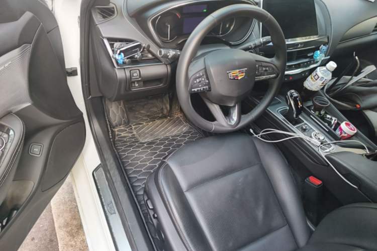 Used Cadillac CT5 2022 28T Luxury Edition Steering Wheel