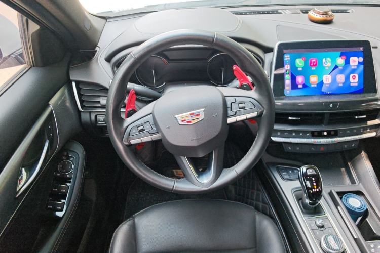 Used Cadillac CT5 2022 28T Luxury Edition Steering Wheel