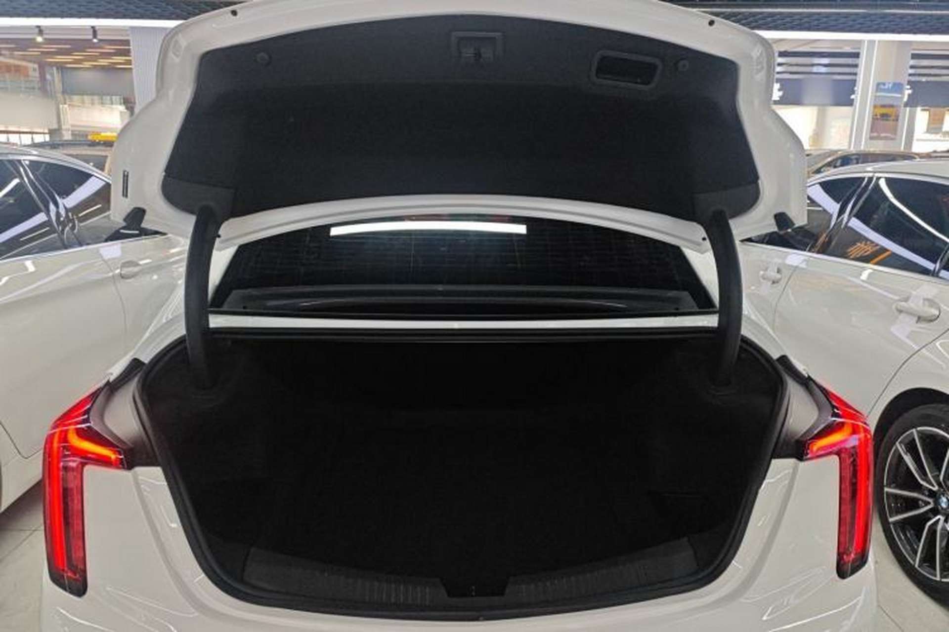 Used Cadillac CT5 2022 28T Luxury Version (Standard Edition) Trunk