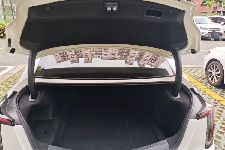 Used Cadillac CT5 2022 28T Platinum Edition Trunk