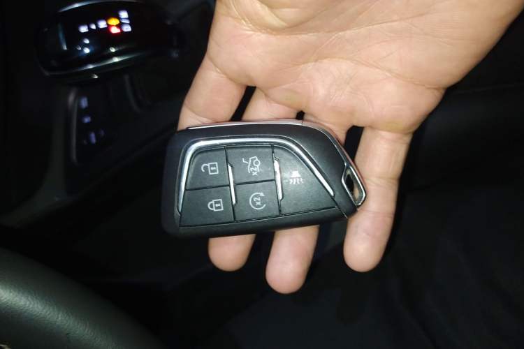 Used Cadillac CT5 2022 28T Luxury Edition Vehicle Key