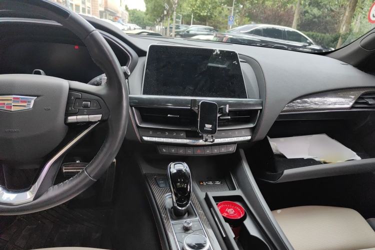 Used Cadillac CT5 2022 28T Platinum Super Driver-Assistance Edition Center Console