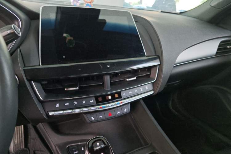 Used Cadillac CT5 2023 28T Prestige Model Audio And AC Panel