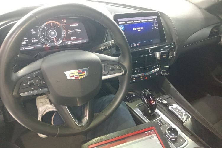 Used Cadillac CT5 2023 28T Luxury Edition (Standard Version) Center Console