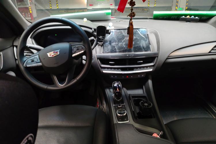 Used Cadillac CT5 2023 28T Luxury Edition (Standard Version) Center Console