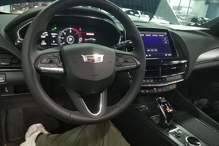 Used Cadillac CT5 2023 28T Luxury Edition (Standard Version) Center Console
