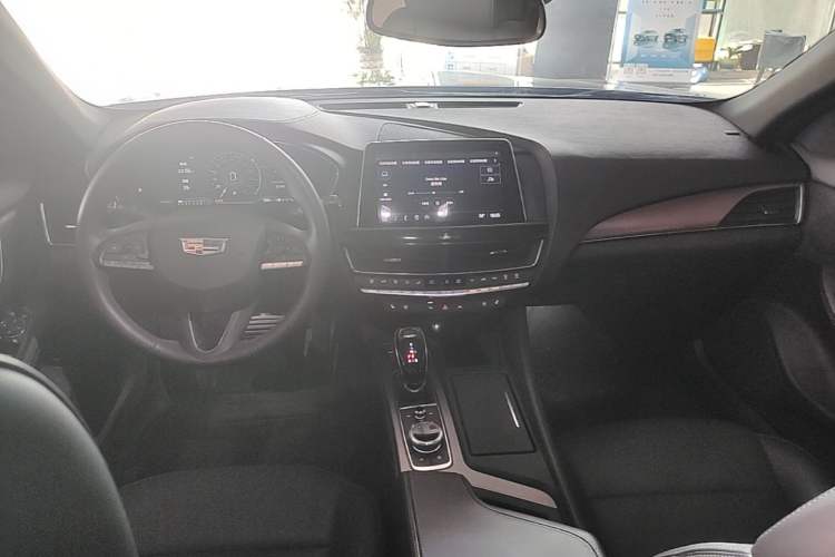 Used Cadillac CT5 2023 28T Luxury Edition (Standard Version) Center Console
