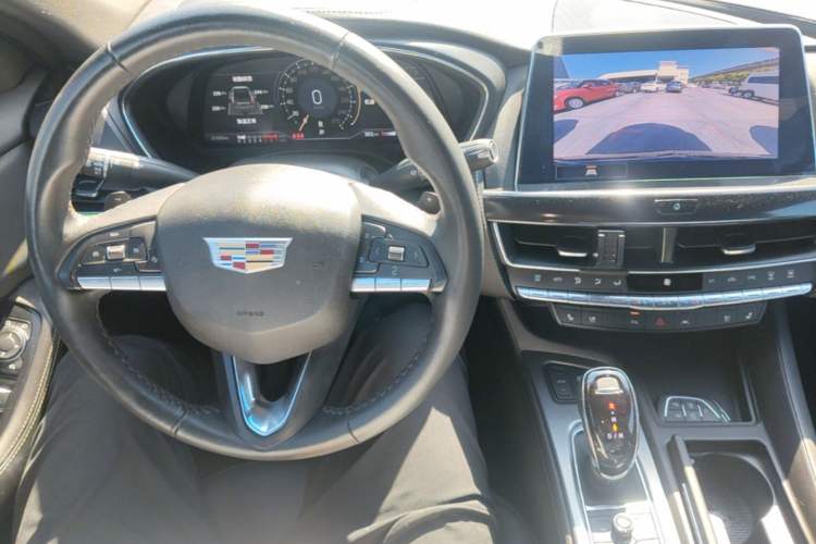 Used Cadillac CT5 2023 28T Luxury Edition (Standard Version) Center Console