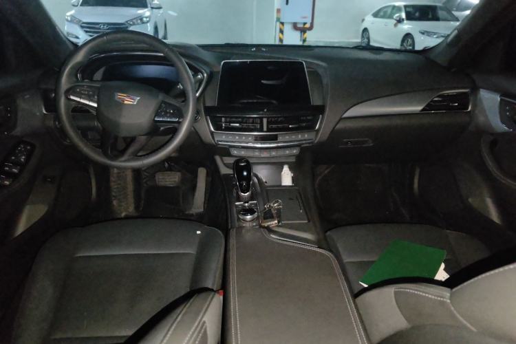 Used Cadillac CT5 2023 28T Luxury Edition (Standard Version) Center Console