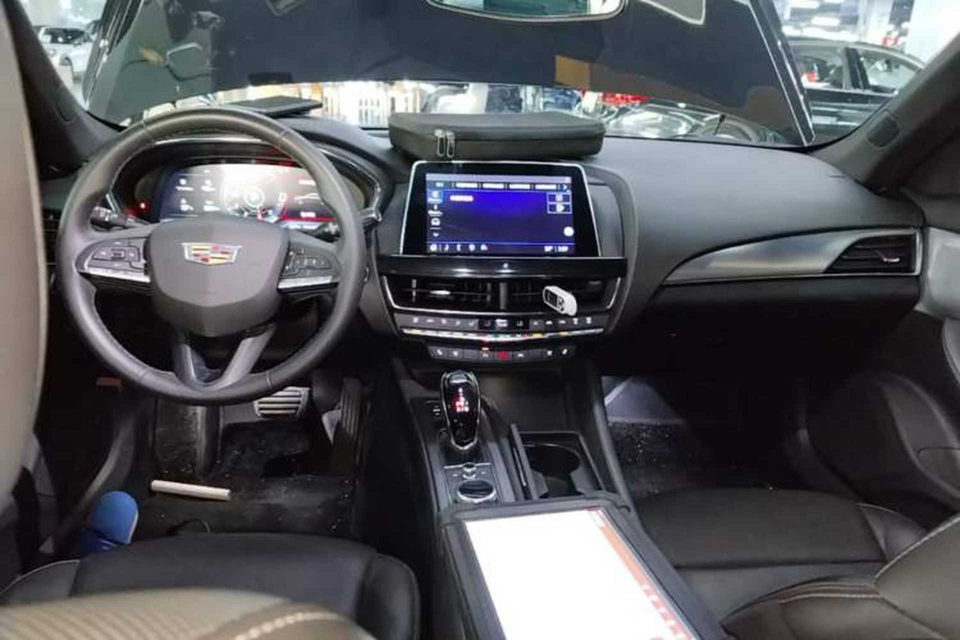 Used Cadillac CT5 2023 28T Luxury Edition (Standard Version) Center Console