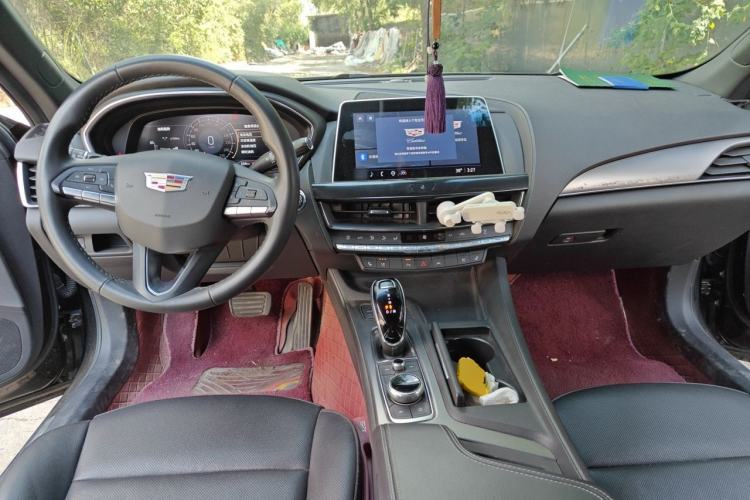Used Cadillac CT5 2023 28T Luxury Version Center Console