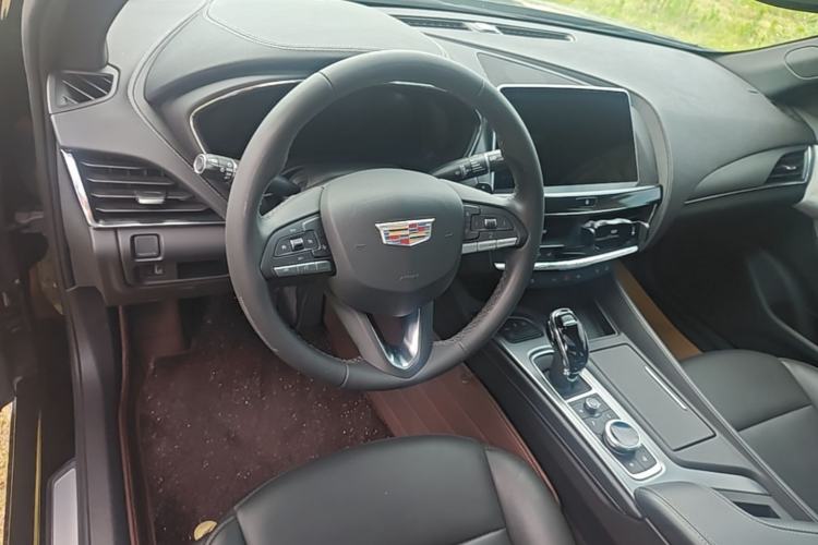 Used Cadillac CT5 2023 28T Luxury Edition (Standard Version) Center Console
