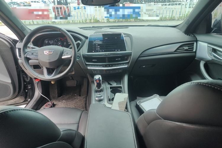Used Cadillac CT5 2023 28T Luxury Edition (Standard Version) Center Console