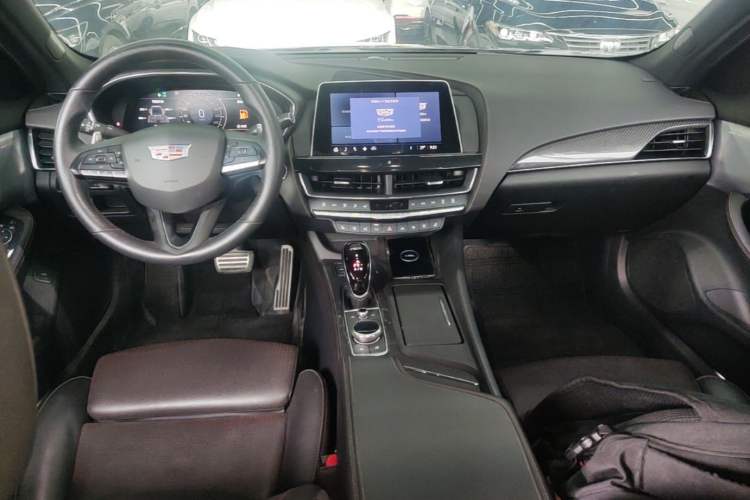 Used Cadillac CT5 2023 28T Platinum Edition Center Console