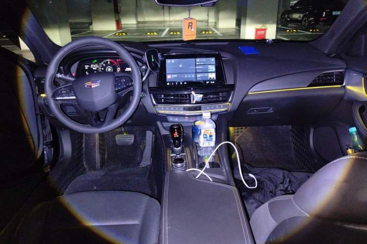 Used Cadillac CT5 2023 28T Luxury Edition (Standard Version) Center Console