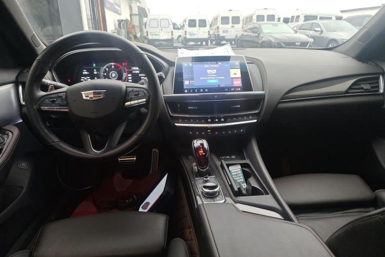 Used Cadillac CT5 2023 28T Platinum Edition Center Console