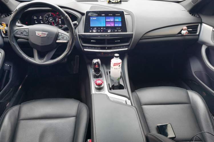 Used Cadillac CT5 2023 28T Prestige Model Center Console