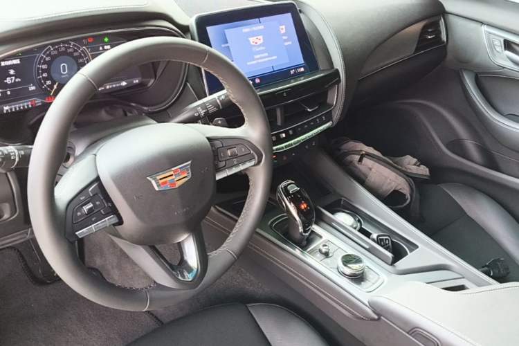 Used Cadillac CT5 2023 28T Luxury Edition (Standard Version) Center Console