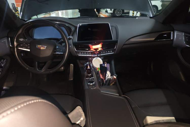 Used Cadillac CT5 2023 28T Prestige Model Center Console