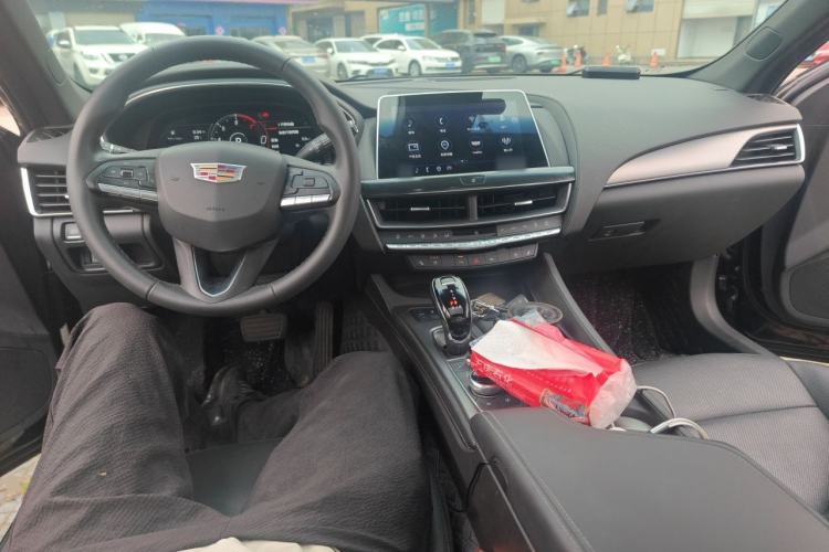 Used Cadillac CT5 2023 28T Luxury Edition (Standard Version) Center Console