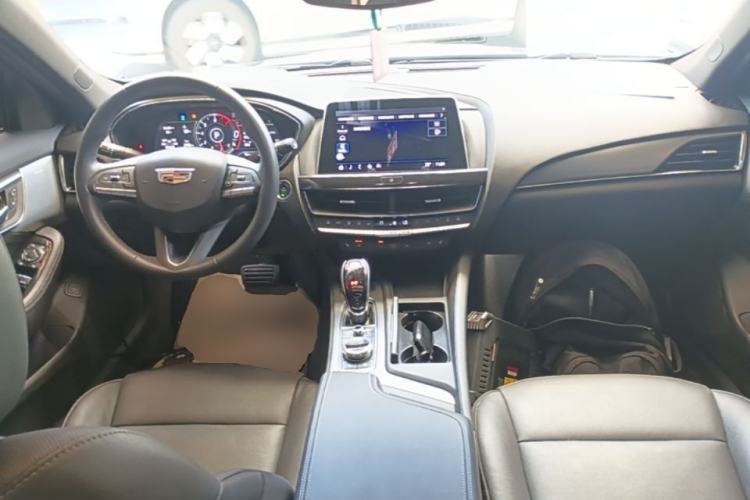 Used Cadillac CT5 2023 28T Luxury Edition (Standard Version) Center Console