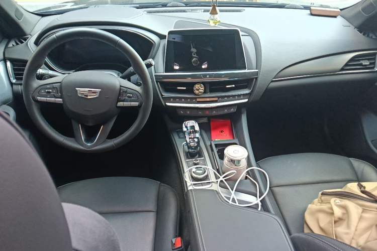 Used Cadillac CT5 2023 28T Luxury Edition (Standard Version) Center Console