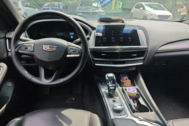 Used Cadillac CT5 2023 28T Luxury Edition (Standard Version) Center Console