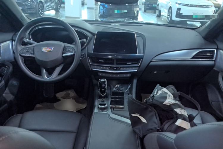 Used Cadillac CT5 2023 28T Luxury Edition (Standard Version) Center Console