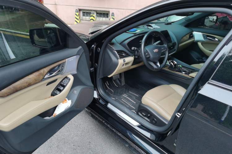 Used Cadillac CT5 2023 28T Prestige Model Driver Seat