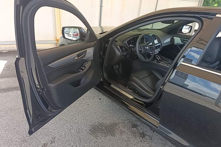 Used Cadillac CT5 2023 28T Luxury Edition (Standard Version) Driver Seat