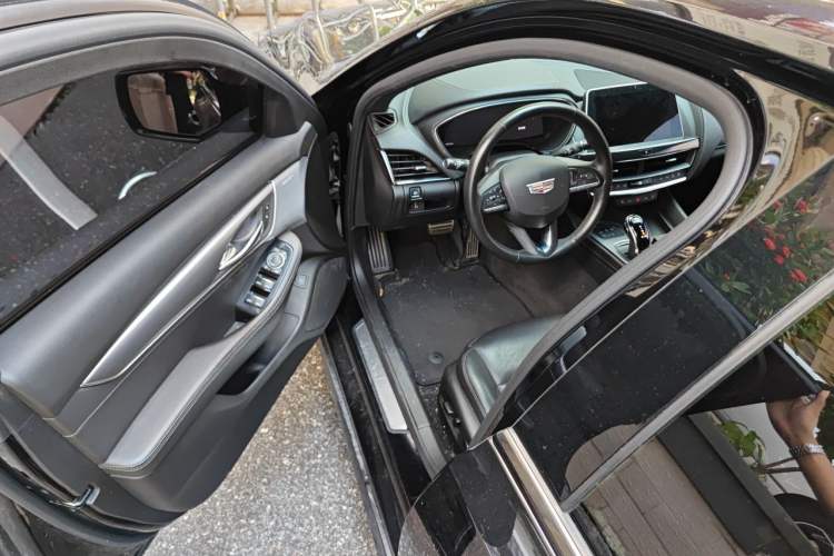 Used Cadillac CT5 2023 28T Prestige Model Driver Seat