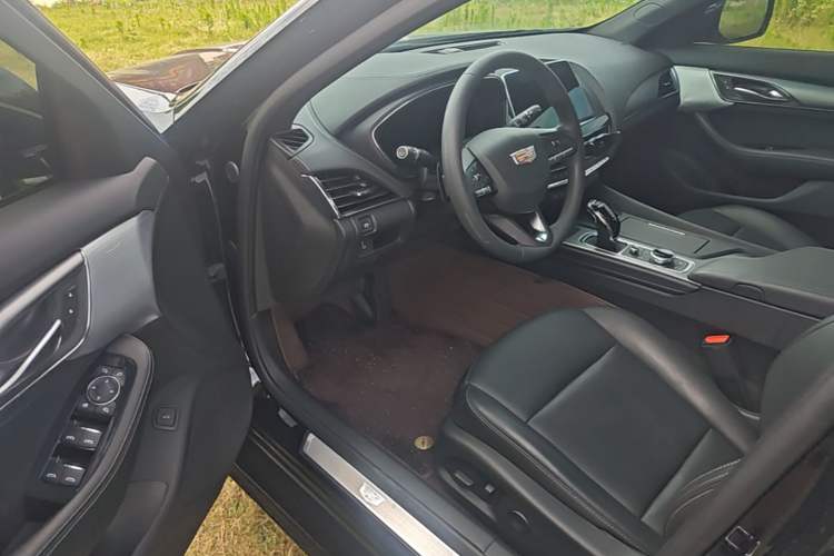 Used Cadillac CT5 2023 28T Luxury Edition (Standard Version) Driver Seat