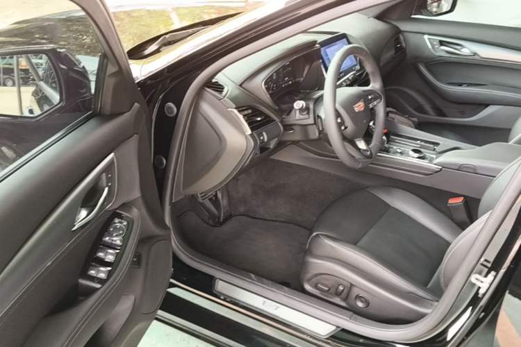 Used Cadillac CT5 2023 28T Luxury Edition (Standard Version) Driver Seat