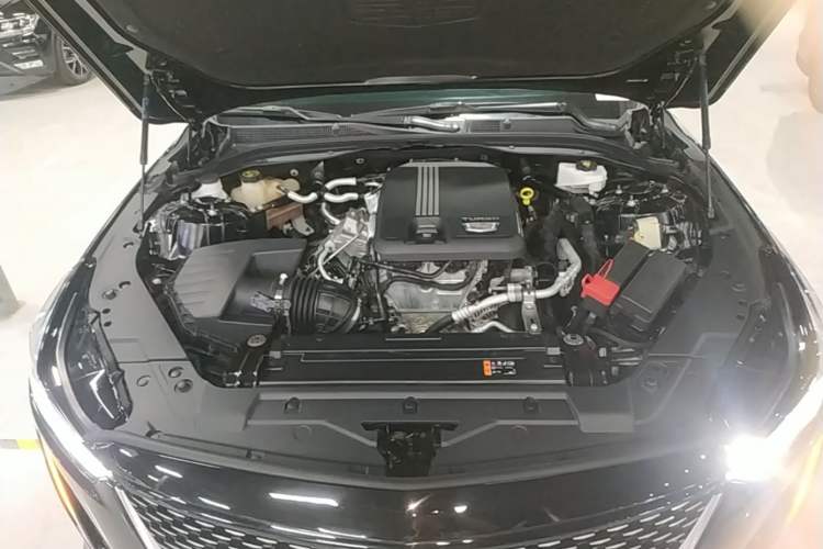 Used Cadillac CT5 2023 28T Luxury Edition (Standard Version) Engine Bay