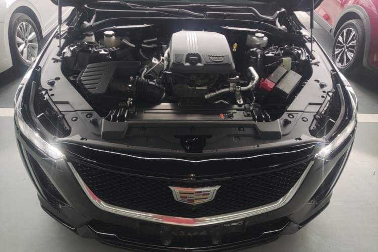 Used Cadillac CT5 2023 28T Platinum Edition Engine Bay