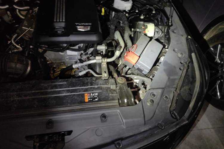 Used Cadillac CT5 2023 28T Luxury Edition (Standard Version) Engine Bay Left