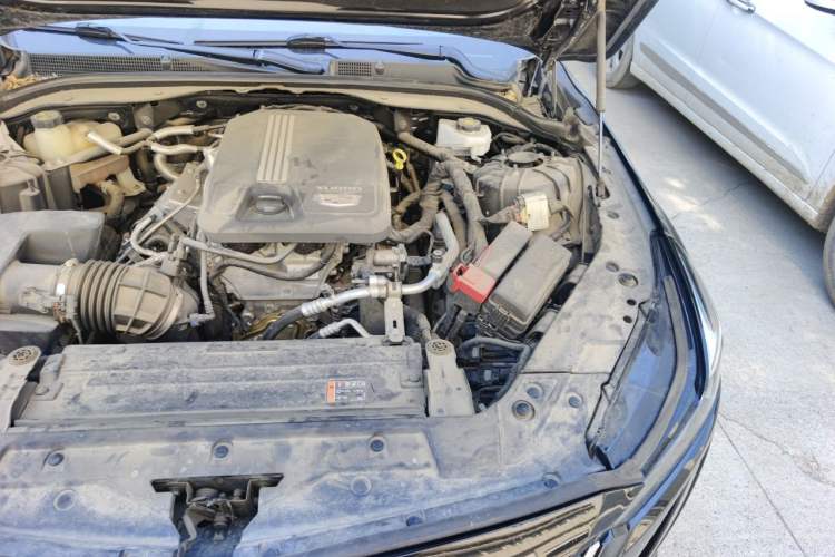 Used Cadillac CT5 2023 28T Luxury Edition (Standard Version) Engine Bay Left