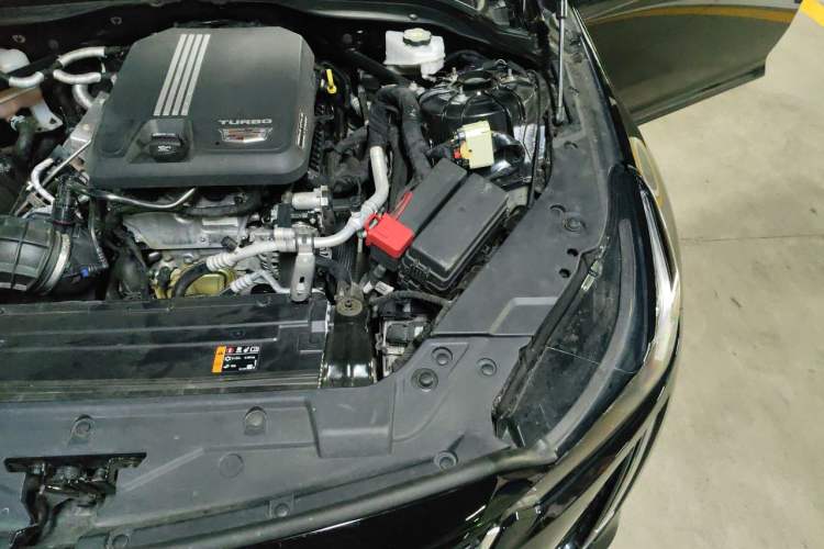 Used Cadillac CT5 2023 28T Luxury Edition (Standard Version) Engine Bay Left