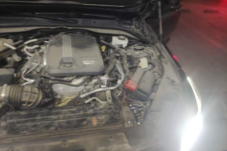 Used Cadillac CT5 2023 28T Luxury Edition (Standard Version) Engine Bay Left