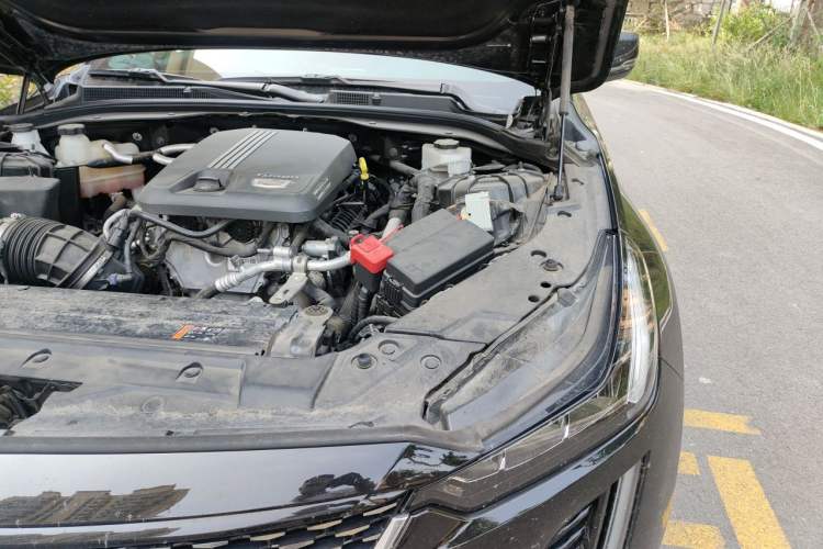Used Cadillac CT5 2023 28T Luxury Edition (Standard Version) Engine Bay Left