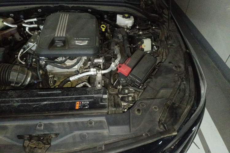 Used Cadillac CT5 2023 28T Luxury Edition (Standard Version) Engine Bay Left