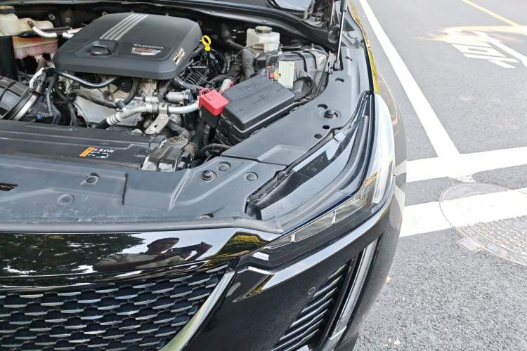 Used Cadillac CT5 2023 28T Luxury Edition (Standard Version) Engine Bay Left