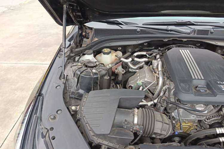 Used Cadillac CT5 2023 28T Luxury Edition (Standard Version) Engine Bay Right