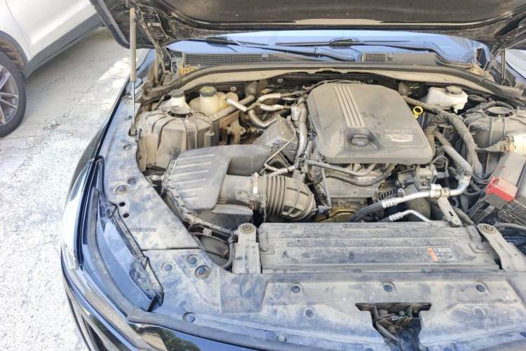 Used Cadillac CT5 2023 28T Luxury Edition (Standard Version) Engine Bay Right